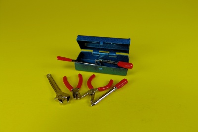 Werkzeug-Set m. Kasten M 1:14,5 (rot)